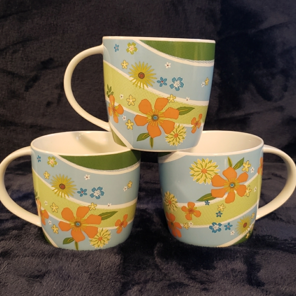 2/$32 🔆NEW PRICE🔆Starbucks mugs 3pc set